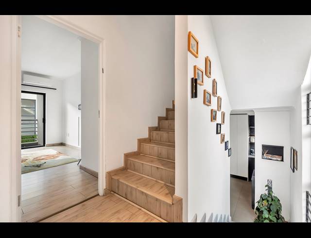 3 BEDROOM TOWNHOUSE FOR SALE IN DUNKELD WEST